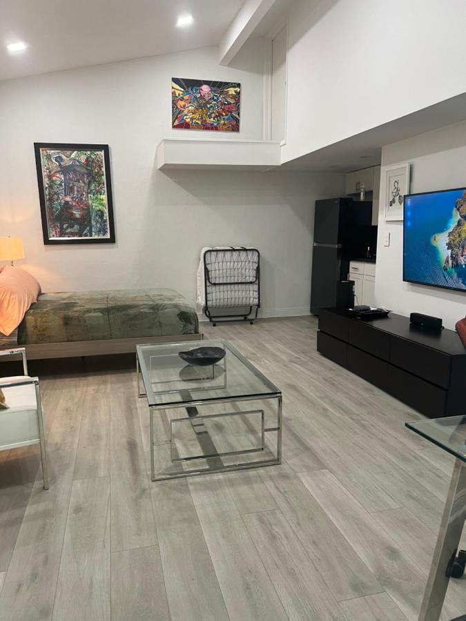 Villa Guilla North Miami Exterior photo